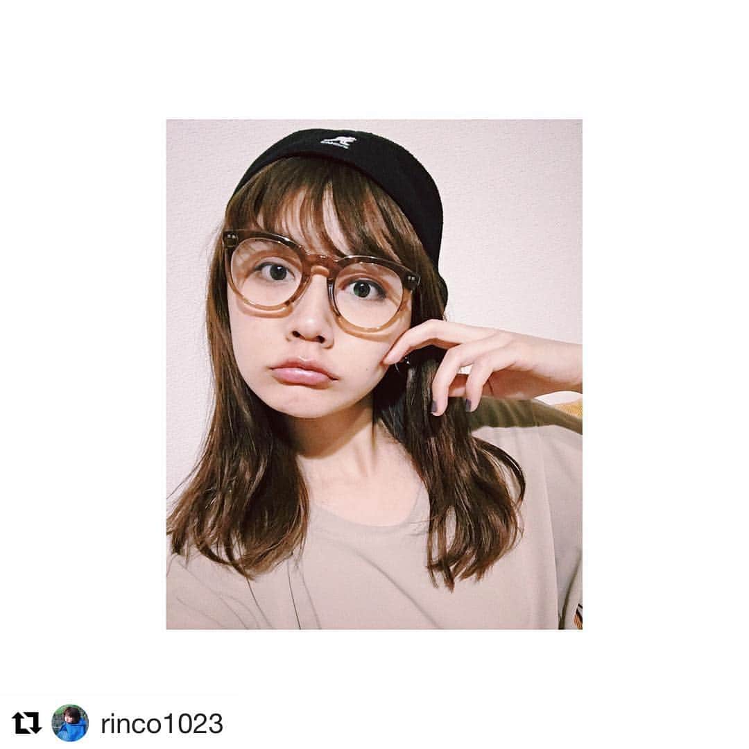 Zoff Officialのインスタグラム：「#村田倫子 さん着用の新作 #CLASSIC "Summer Collection" 👓✨ 今年トレンドのBIGシェイプデザイン。クラシカルな配色ながらもクリア感のあるカラーリングが夏らしい一本です🌴🌊☀️ ： Number：ZA71018_C-2 Price ：¥5,000(+tax) ： 倫子さんご着用いただきありがとうございます😆✨ #Repost @rinco1023 (@get_repost) ・・・ メガネの日。フレームのべっ甲がかわいくてお気に入り👓👓👓 #眼鏡 #Zoff #PR #サマコレ」