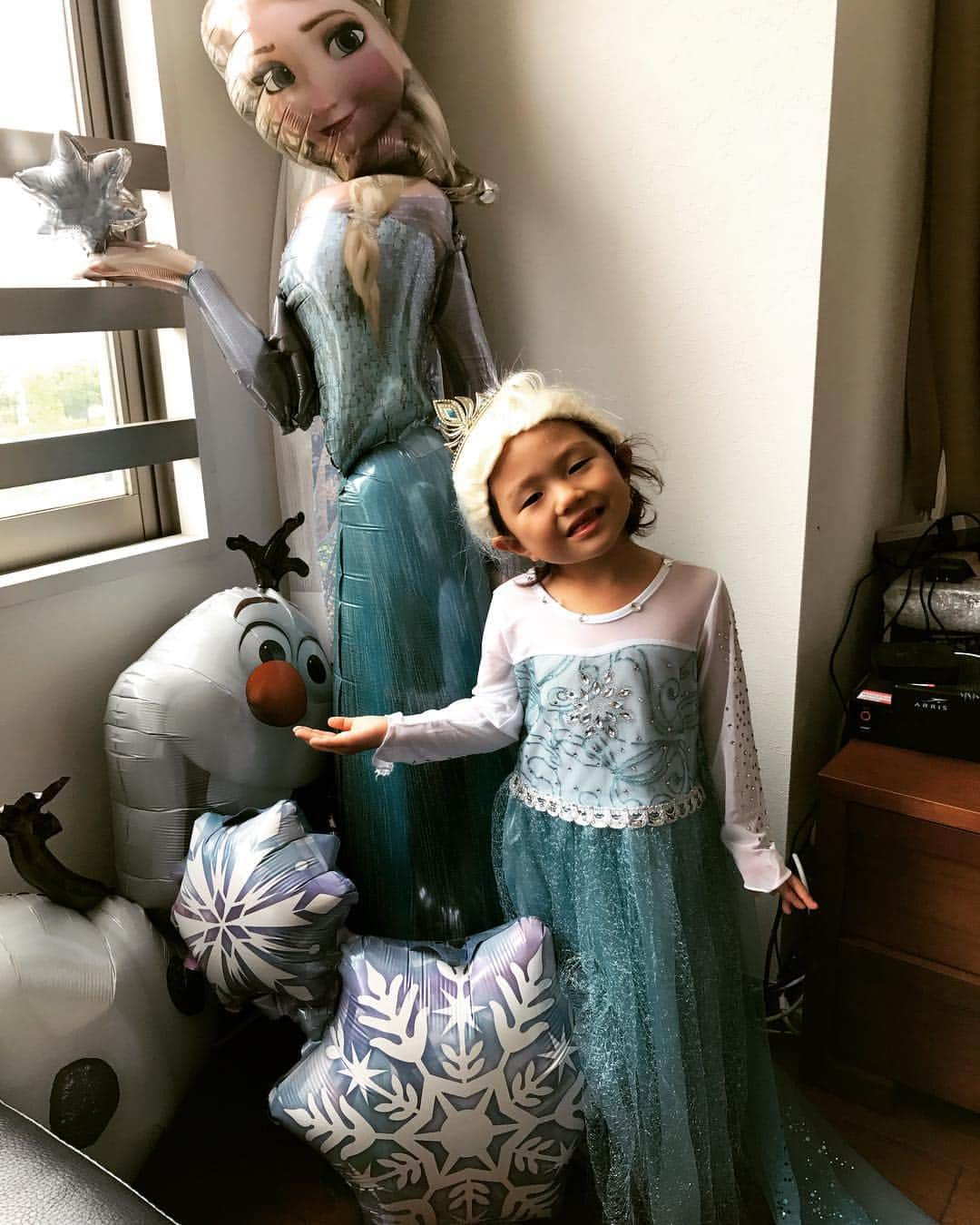 ジェイソン・スタンリッジのインスタグラム：「I've had the privilege of being a daddy to this fun, sassy,sweet, precious little girl for 4 years. Can't imagine life without her giggles and smiles!! I love this Elsa. Happy birthday Cayne!!」