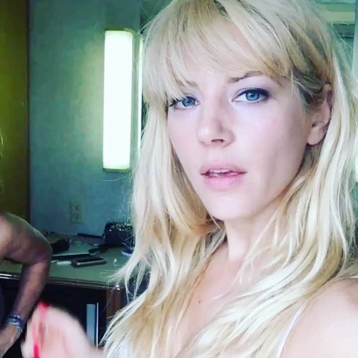 キャサリン・ウィニックのインスタグラム：「Just one of those days..」
