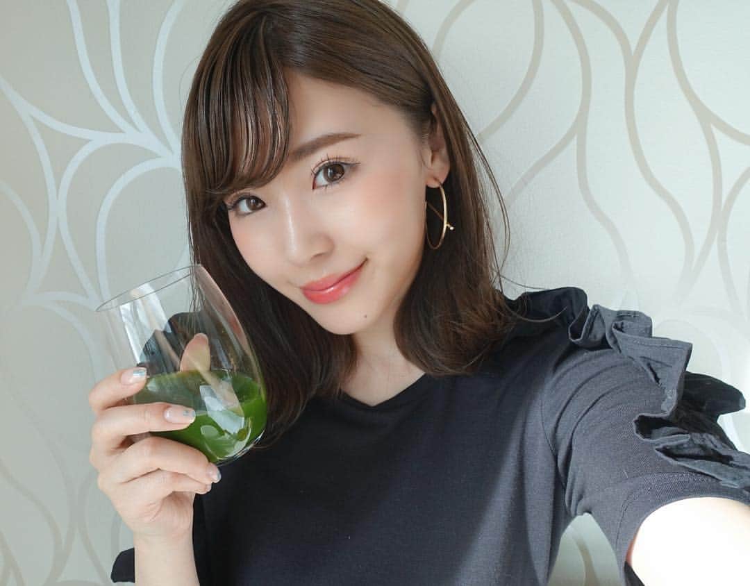 藤川沙弥のインスタグラム：「旅行前のバタバタな朝でもどこでも抹茶なら簡単に水に溶けるのに美味しく飲める🍵😍♥️抹茶とかお茶とか大好き♡♡昨日は沢山コメントありがとうございます😭またお返事します💘 それではまた更新しますっっ😻 . . #森半#どこでも抹茶#抹茶#kyoto#morihan#셀카#셀피#셀스타그램」