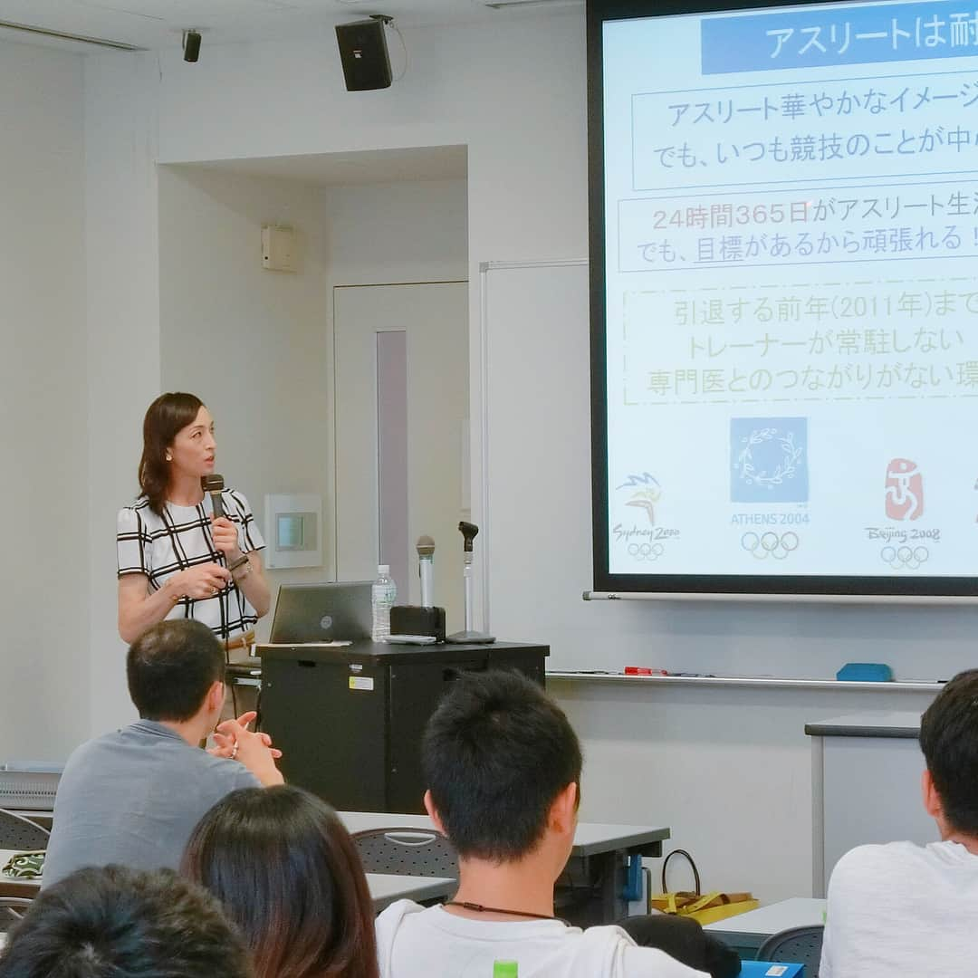 室伏由佳のインスタグラム：「聖マリアンナ医科大学の講義✏️ #medicaluniversity #students #lecture #スポーツ医学 #アスリート #トレーニング  #原理 #原則 #トレーニングサイクル #ピリオダイゼーション#スポーツ心理学 #緊張 #ストレス #情動 #運動系 #sports #movement #moterlearning #sportspsychology #reflex #sportsmedicine #sports #physiological #periodization #錐体路 #錐体外路系 #運動ニューロン #パフォーマンス形成 #反射化 #動作 #機能性」