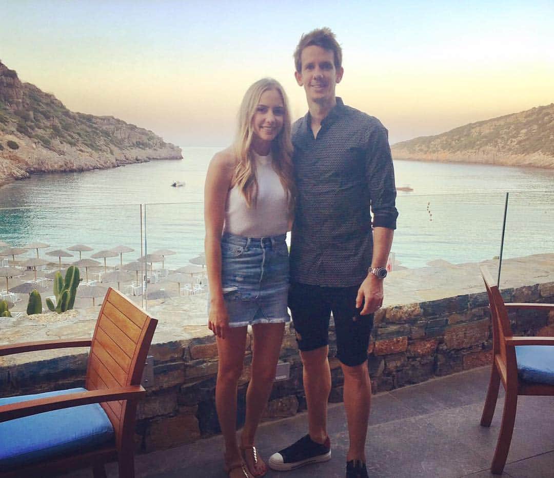 ロビー・クルーズのインスタグラム：「Dinner with my better half 🇬🇷 #crete @tiharnysmith」