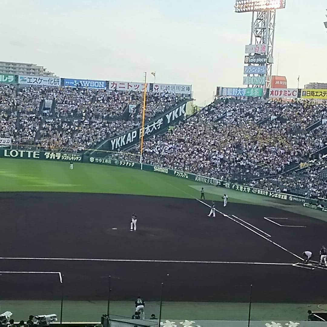 岡友美さんのインスタグラム写真 - (岡友美Instagram)「ももちの卒業公演の事を思いながら甲子園で兄貴のハラミ丼を食す。 #ありがとうももち #カントリーガールズ #忘れない #卒業公演 #最後は泣いてもいいんだよももち #おとももち」6月30日 18時15分 - okatomo38