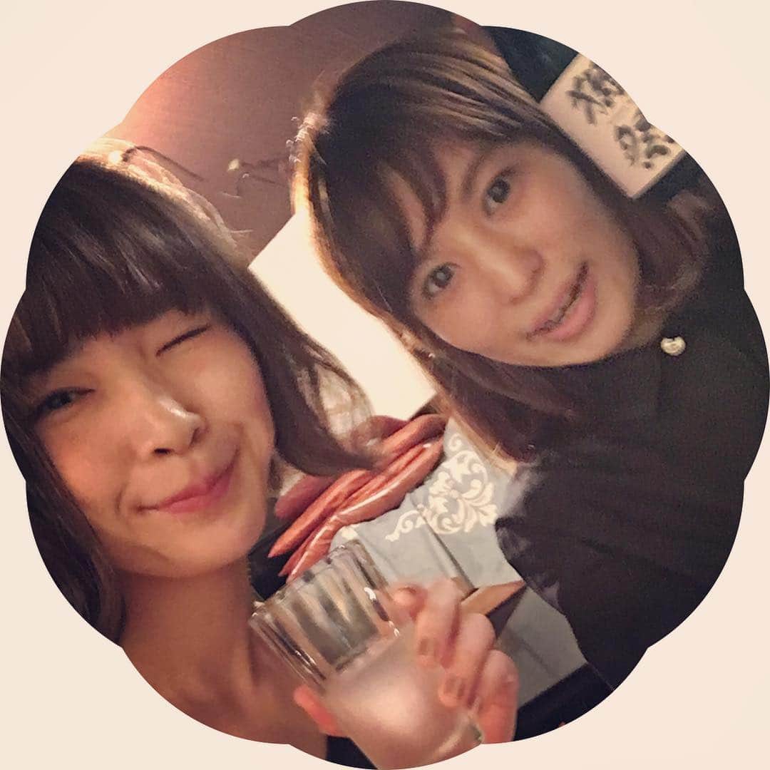 蒼山幸子さんのインスタグラム写真 - (蒼山幸子Instagram)「6月18日名古屋で 内田アモーレとふたりだけで 弾き語りやりまっする。 しかも日本酒のイベントだぜ パラダイス🍶 この前はわくわくの 作戦会議飲みでもありました。 なにをやろう💭 #NAGOYASAKAECROSSING」6月7日 12時46分 - sachiko_aoyama