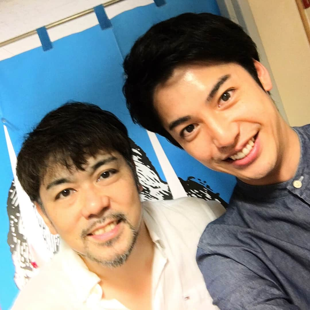 大野拓朗さんのインスタグラム写真 - (大野拓朗Instagram)「昨日はレミゼを観てきました。 すごい迫力！ 岸さん超かっこよかった！いくちゃん超素敵だった！胸がいっぱいだ。 俺も頑張るぞーーー！！ #ミュージカル #レミゼラブル #岸祐二 さん #生田絵梨花 さん #ロミジュリ」6月7日 19時38分 - takuro.ohno