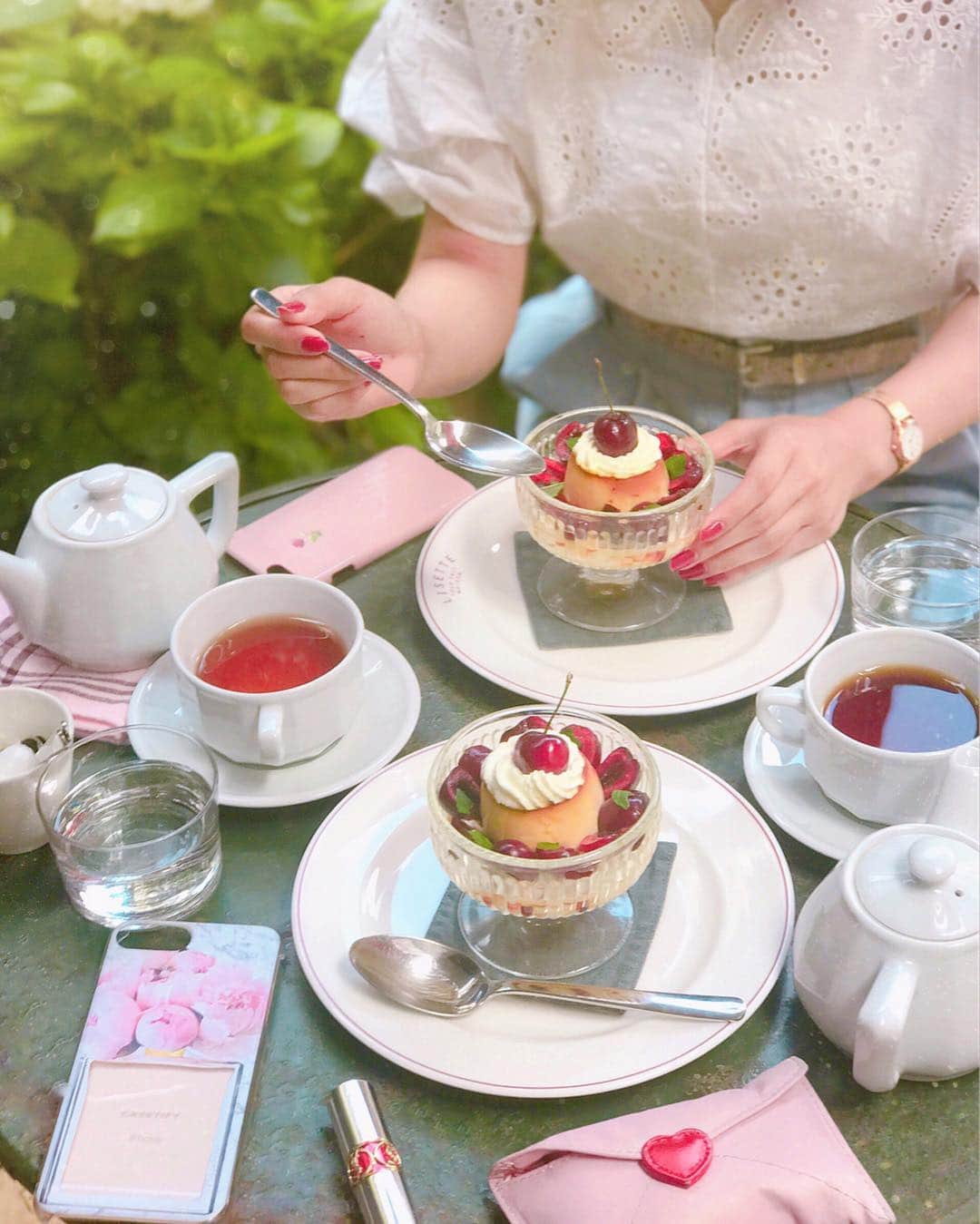 小沼瑞季さんのインスタグラム写真 - (小沼瑞季Instagram)「. . #カフェリゼッタ 🍮🍒 . ほんとはいちごの時から行きたくて🍓 でもまさかのチェリーのがかわいいっ🙆💕笑 . . 甘さ控えめでペロリと食べました😋✨ . . 新しいiPhoneケースは #casetify のものだよ😋💕 . . . .  #cafelisette#pudding#cherry#sweets#dessert#cutesweets#pinksweets#cafe#tokyocafe#japanesesweets#instasweets#プリン#東京カフェ#自由が丘カフェ#自由が丘#カフェ#カフェ巡り#フォトジェニック#먹스타그램#카페#데일리#카페스타그램#푸딩#布丁#スイーツ女子#スイーツ部#スイーツ巡り#みいきのカフェめぐり☕️🍰」6月7日 21時41分 - mizukikonuma