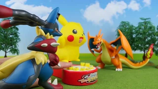 アルパコのインスタグラム：「Pokemon Lucario vs Charizard - Jumping Pikachu Battle - . Mega evolution Lucario and Charizard battle with jumping pikachu toys. Which will you win? Lucario? or Charizard? . . . Click the URL of the profile for the main video. . . . #pokemon #pokémon #pokemontoys #poketoys #pocketmonsters #pokemonmaster #pkmn #pokemonfigures #nintendo #toys #toyvideo #toystagram #kidstoy #kidstoys #miniatur #unboxing #opening #pikachu #ash #serena #Lucario #Charizard #PokeBall #pokemontrainer #PokemonSchool #포켓몬 #寵物小精靈 #โปเกมอน #покемон #alpaco」