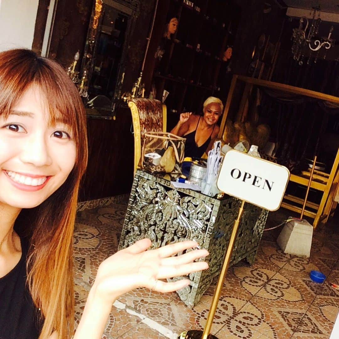 鈴原あいみのインスタグラム：「👩🏼❤️💆🏼 #hairsalon #shampoo #kuta #bali #indonesia」