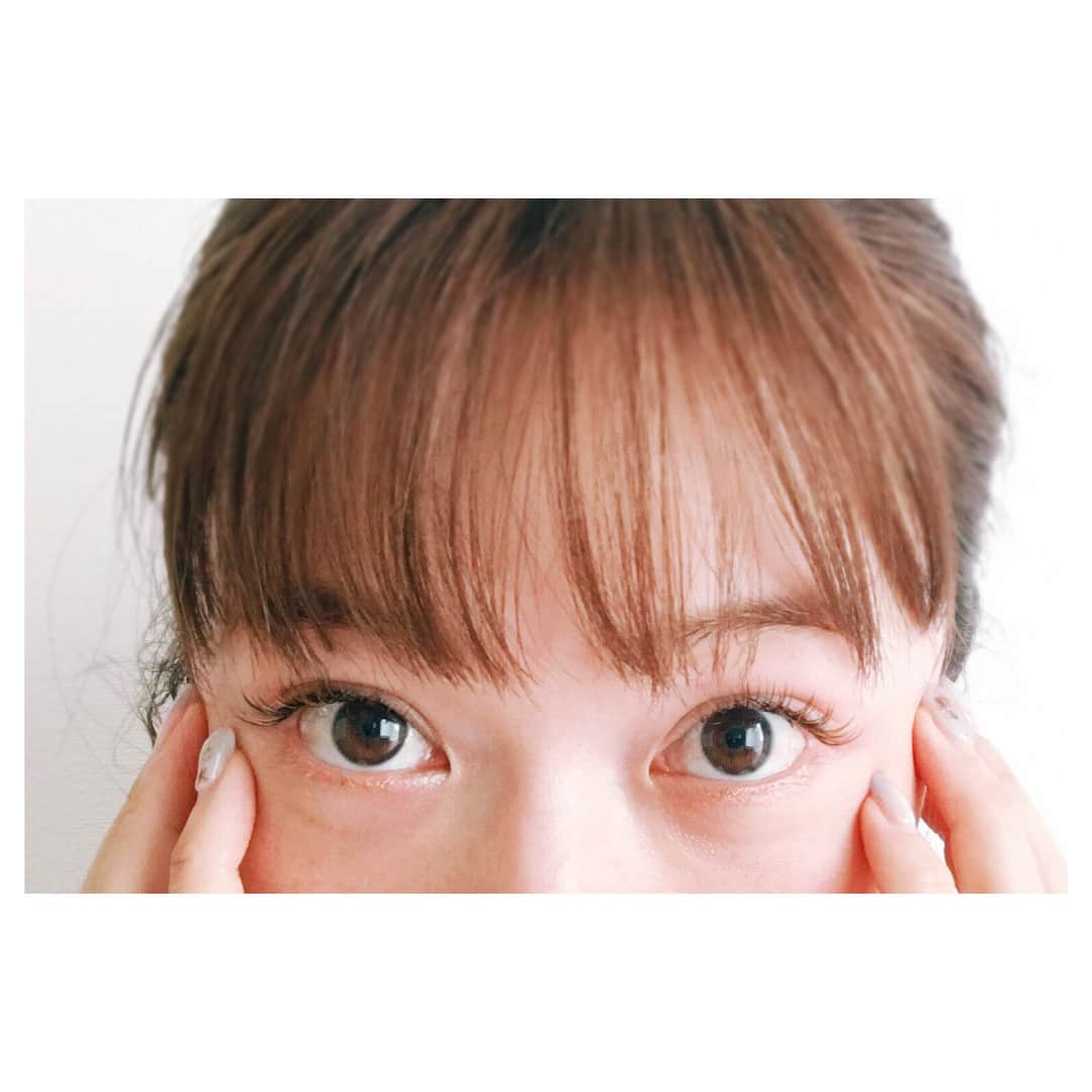 高山直子さんのインスタグラム写真 - (高山直子Instagram)「にゅ〜💛まつ毛👀💛 ダークブラウン×オレンジ 両目で140本、Cカール🐈 目尻長めにして猫目っぽくしてます🐾 夏はカラーで遊ぶのが好き。きっとずっとカラー🍊 #まつ毛エクステ#本業#マツエク#まつえく#eyelashextensions #eyelash#fraisier_eyelash#アイメイク#eyemakeup #オレンジ#オレンジメイク#猫目#キャットライン#cateye」6月8日 21時02分 - nao_70koro