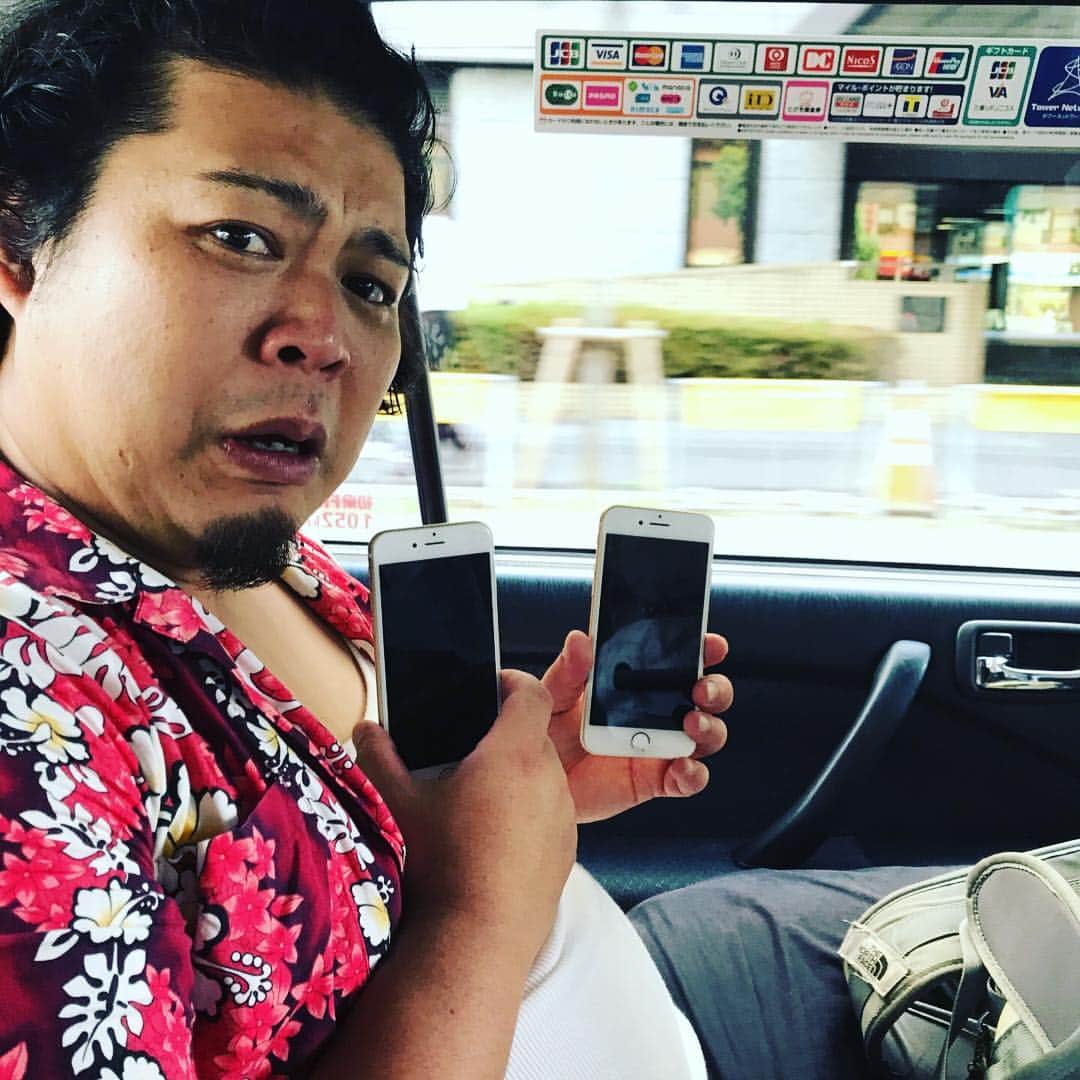 のインスタグラム：「新しい波の収録で終わって焦って片付けて大阪の仕事にむかったら霜降り明星のせいやの携帯も持って帰ってきてもうたm(__)m せいやすまん。 せいやに関わってる人もごめん。」