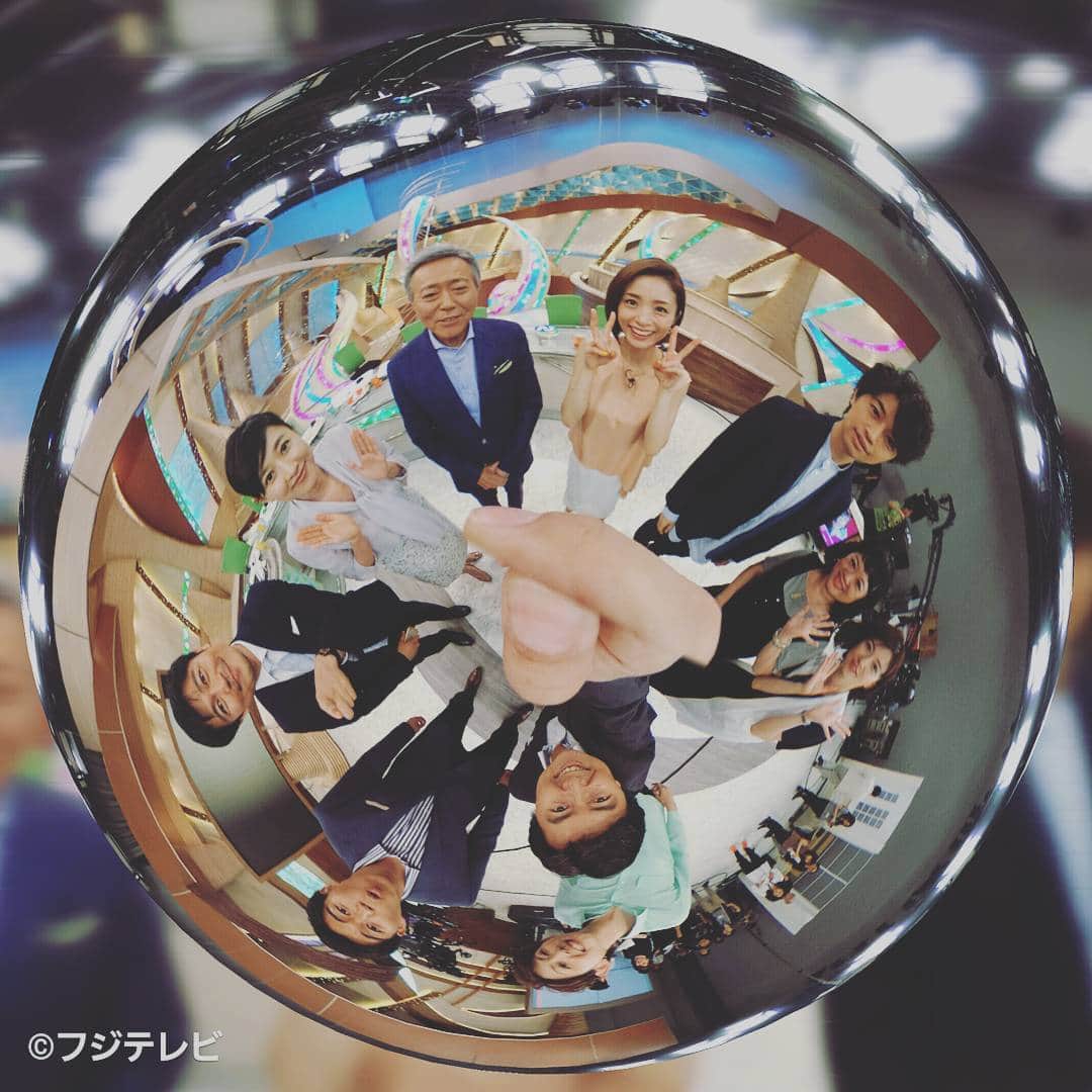 フジテレビ「とくダネ！」のインスタグラム：「明日公開の映画『昼顔』主演の上戸彩さんと斎藤工さんと360°丸ごと記念撮影♪ ちなみに写真係は笠井さんです!(^^)! #昼顔 #上戸彩 #斎藤工 #映画 #いよいよ明日 #6月10日 #土曜日 #公開  #小倉智昭 #菊川怜 #梅津弥英子 #笠井信輔 #森本さやか #内野泰輔 #山田俊浩 #中瀬ゆかり #theta360 #とくダネコーデ  #どんなセリフが合うでしょう #とくダネ大喜利 #アナウンサー #大喜利 #2017 #6月9日 #金曜日 #とくダネ #tokudane #フジテレビ #fujitv 170609」