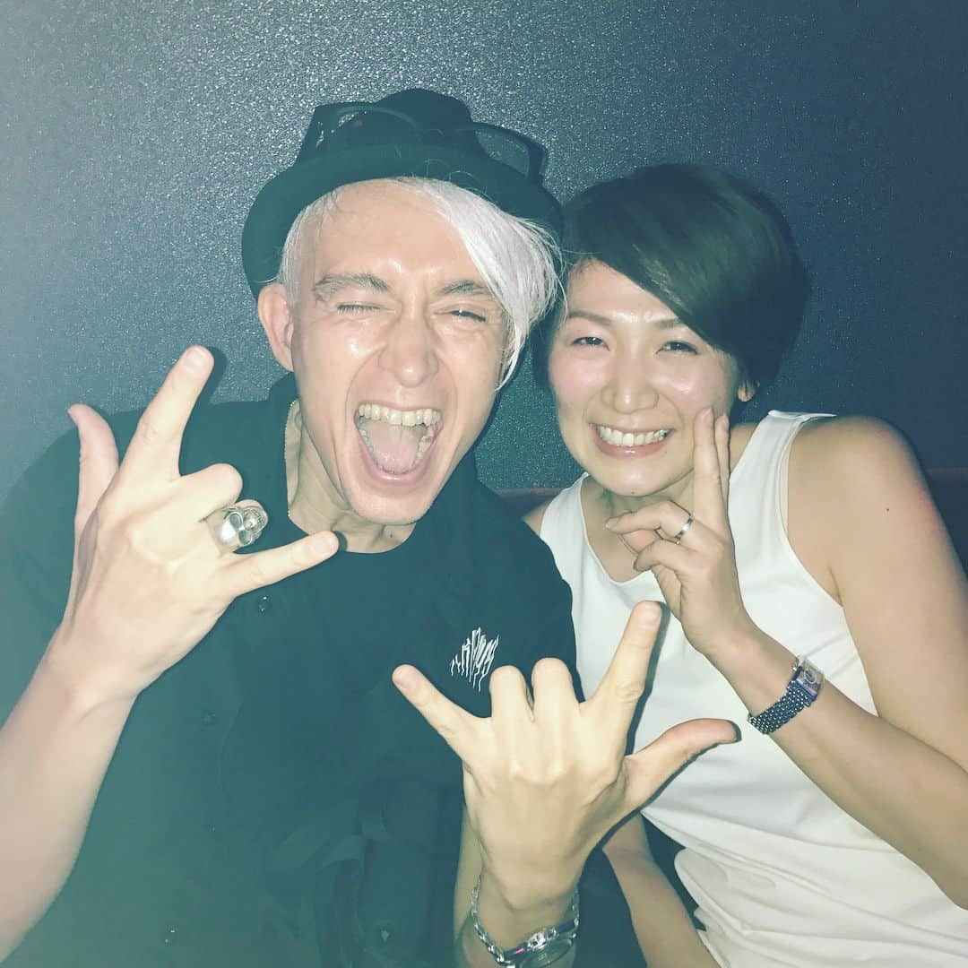 高橋みゆきのインスタグラム：「✨Marc Pantherさん✨町田のCRAGEでゲストDJでした🎶相変わらず楽し過ぎた😂幸せ❣️ #マーク・パンサー  さん #DJ #イエガー #そして #ホロ酔い #町田 #CRAGE #安定の仲良しゴウ君 #いつもお世話になってます」