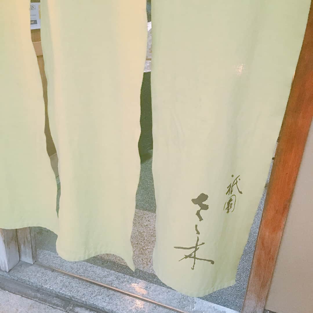 梶本成美のグルメインスタ