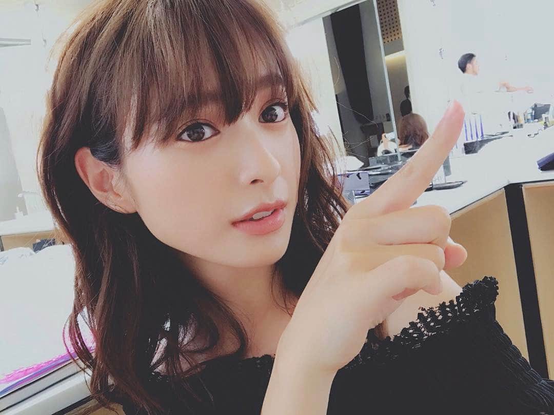 のインスタグラム：「会えば女子力を分けてもらえるような、そんな人、小田切ヒロさん。 「小田切流小顔道」発売中。☺️ #勝手に宣伝」