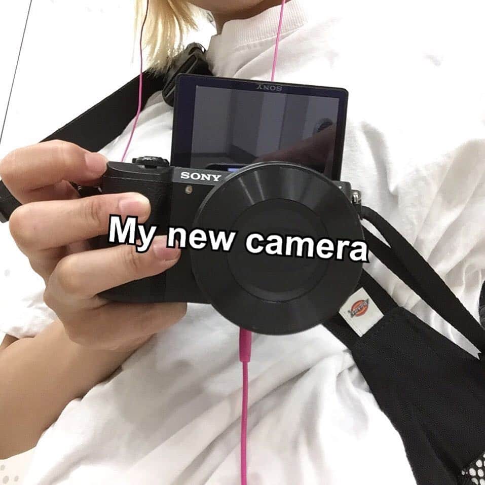 矢部ユウナさんのインスタグラム写真 - (矢部ユウナInstagram)「My new camera 📹！ . ずっと欲しかったa5100を買いました✌︎！a6000持ってるのにほぼ同じの機能性の物を買う癖。a5100の方が軽くて自撮りも出来るからこれからはこちらに移行しようと思う🙂👍🏼#sonyuser #sony #a5100 #camera」6月10日 15時15分 - yunaaay1030