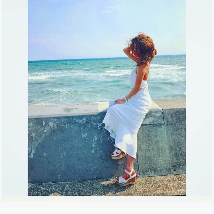 のインスタグラム：「#湘南#海#風強すぎ#〜#resexxy #white #instagood #drive#🚗」