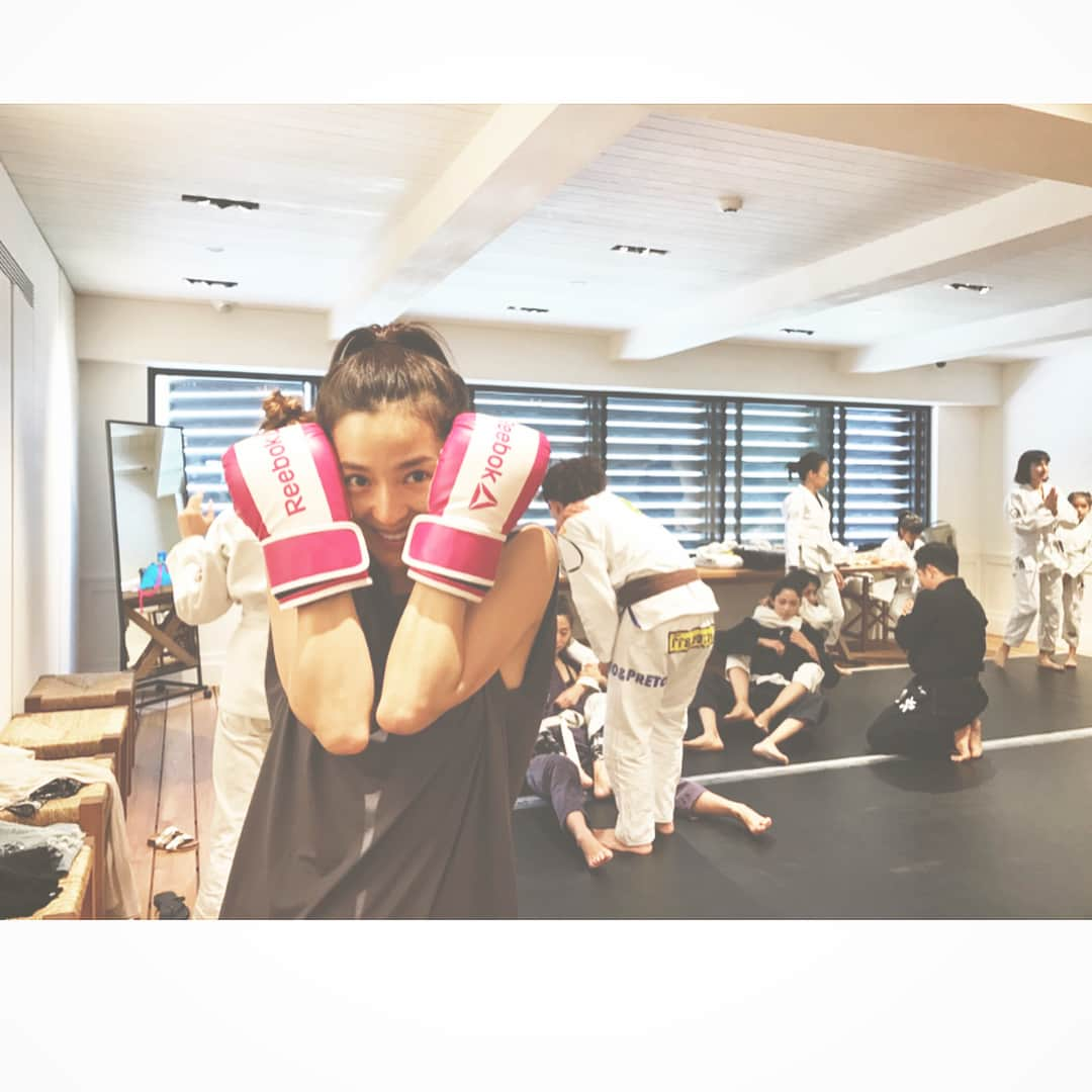 中村アンさんのインスタグラム写真 - (中村アンInstagram)「🥋🥊🏃‍♀️🌞 @jamesperse  @reebokjp  @tsugumiw ボクシングは、 ちゃんとやったのは初めて。爽快💃 会員の人は女性の方が多いらしい‼︎」6月11日 12時42分 - cocoannne