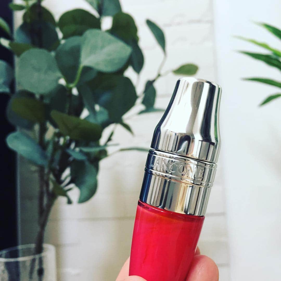 近藤あみのインスタグラム：「ジューシーシェイカー💄 頂いた🎁  #birthday#lip#LANCOME#berry#cake#happy#specialday」