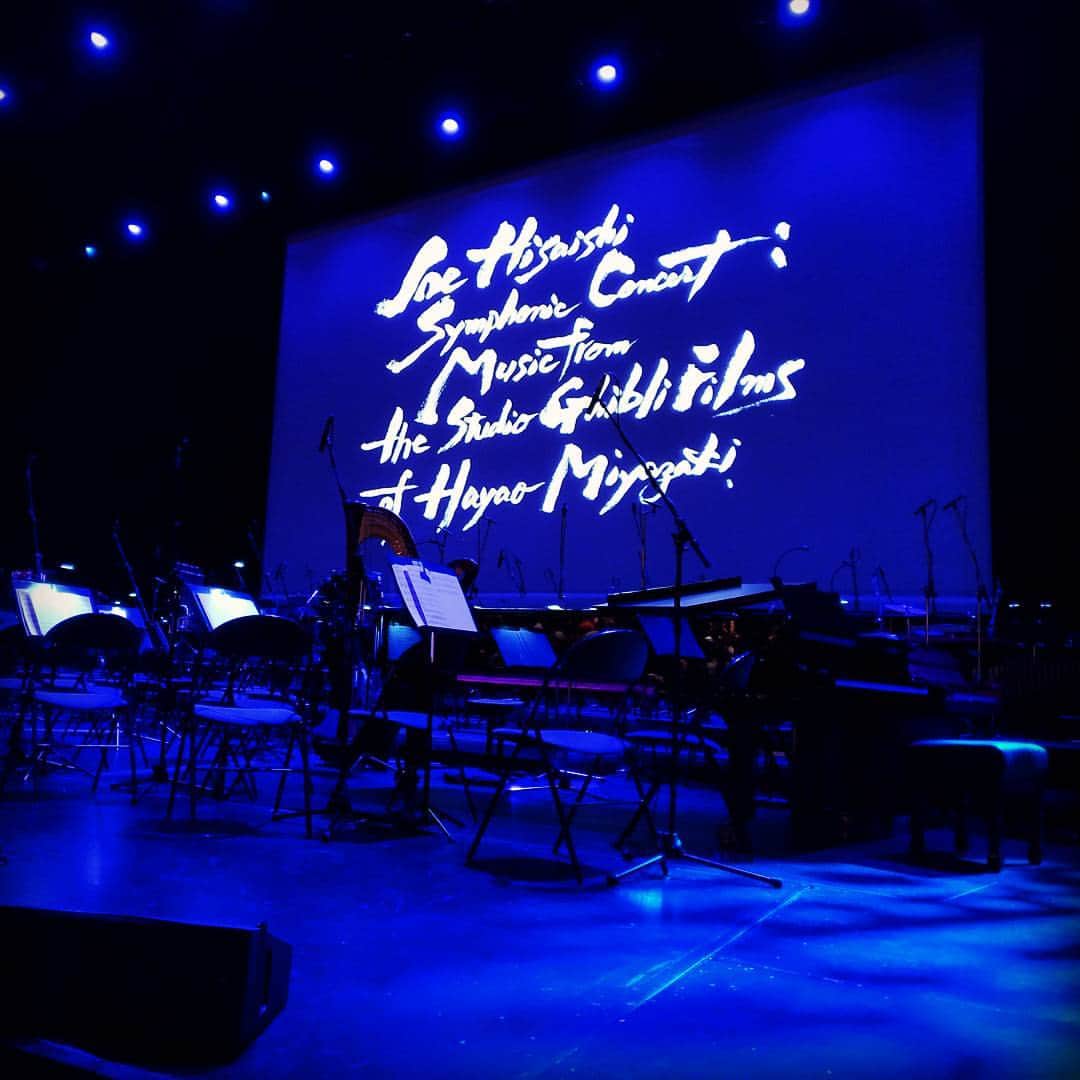 ニックのインスタグラム：「Joe Hisaishi and his orchestra were unbelievable tonight. Genuinely an honour to see him perform in the flesh. #france #paris #music #ghibli #anime #miyazaki #travel #フランス #パリ #アニメ #スタジオジブリ #ジブリ #宮崎 #宮崎駿 #イギリス #イギリス人」
