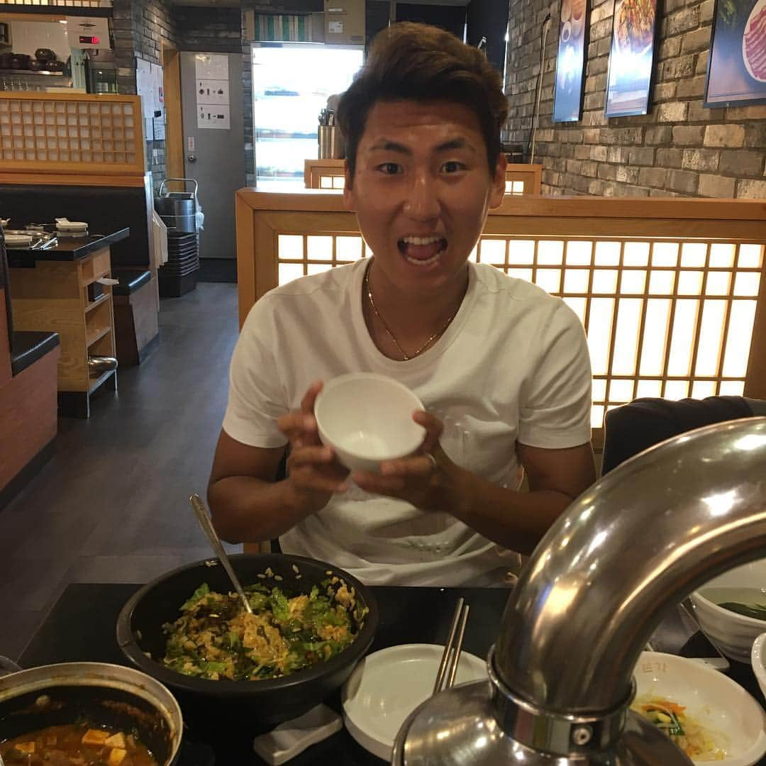 柳貴博のインスタグラム：「インスヒョンと新大久保で韓国料理食べてきました！韓国料理の食べ方色々教わりました！美味しかった！ご馳走様でした！ #インス #新大久保」