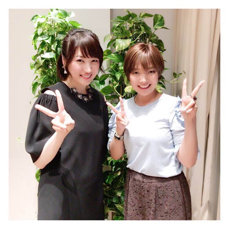瀬南海はやさんのインスタグラム写真 - (瀬南海はやInstagram)「* しょうこ卒業おめでとう👏💓 . 今日は星組の千秋楽…… 同期の美丘安里が無事に卒業しました！ . 同期の中でも群を抜いて足の甲が綺麗で、バレリーナで 自慢の同期でした！今までお疲れ様✨ これからのしょうこの人生に幸あれ♡♡ . お手伝いした同期とツーショット！ . #宝塚 #星組 #千秋楽 #おめでとう #同期 #98期 #卒業 #退団 #美丘安里  #これからもずっと #宜しくね」6月12日 0時46分 - senami_haya