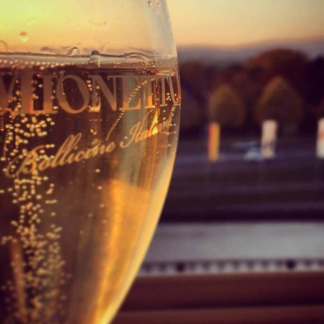 M I O N E T T Oさんのインスタグラム写真 - (M I O N E T T OInstagram)「Prosecco Time #mionetto #prosecco #italy」6月12日 4時18分 - mionettochile