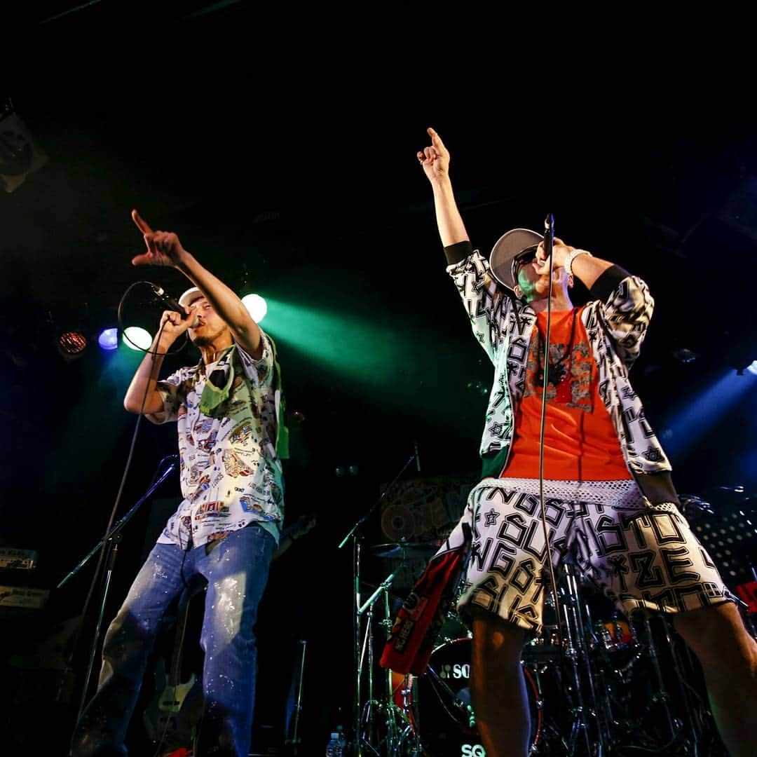 NG HEADさんのインスタグラム写真 - (NG HEADInstagram)「土曜日のONENIGHTSESSION、山盛りのお客さんと最高のライブで盛り上がったぜぃ！！⤴ おもしろ企画満載～！ ジャンル、曲の速度、テーマ、の３つをその場でルーレットで決めてのアドリブセッションやら　お客さんにステージに上がってもらい一緒に歌うコーナーやら、こんなんやりたかったねん！ってヤツを詰め込みまくりましてん♪  結果は大成功～✌ みんな「またやろう！」って言ってくれてたし、第２弾もやれるかもね～😁 最後にJ.T.Bの３人とブギーさん出て来た時の嵐はすごかったなぁ。。。 いやマジで。  Homegrown、Skywalker、スタッフのみんなありがとう、お疲れでした！ またやりましょうね！！ 今週の「田山ラヂヲ」でライブの裏側、表側、見せちゃいます！ をやりますよ♪  https://freshlive.tv/redhot 👆👆👆👆チェックしてね～‼ #onenightsession #nghead #rsw #homeG #スーパーアドリブマシーン #ずっとやってたい #バント最高山 #ルーレットセッション #田山ラヂヲ #redhot」6月12日 17時36分 - nghead5