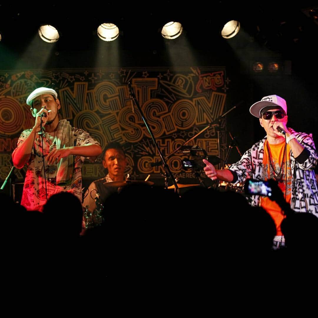 NG HEADさんのインスタグラム写真 - (NG HEADInstagram)「土曜日のONENIGHTSESSION、山盛りのお客さんと最高のライブで盛り上がったぜぃ！！⤴ おもしろ企画満載～！ ジャンル、曲の速度、テーマ、の３つをその場でルーレットで決めてのアドリブセッションやら　お客さんにステージに上がってもらい一緒に歌うコーナーやら、こんなんやりたかったねん！ってヤツを詰め込みまくりましてん♪  結果は大成功～✌ みんな「またやろう！」って言ってくれてたし、第２弾もやれるかもね～😁 最後にJ.T.Bの３人とブギーさん出て来た時の嵐はすごかったなぁ。。。 いやマジで。  Homegrown、Skywalker、スタッフのみんなありがとう、お疲れでした！ またやりましょうね！！ 今週の「田山ラヂヲ」でライブの裏側、表側、見せちゃいます！ をやりますよ♪  https://freshlive.tv/redhot 👆👆👆👆チェックしてね～‼ #onenightsession #nghead #rsw #homeG #スーパーアドリブマシーン #ずっとやってたい #バント最高山 #ルーレットセッション #田山ラヂヲ #redhot」6月12日 17時36分 - nghead5
