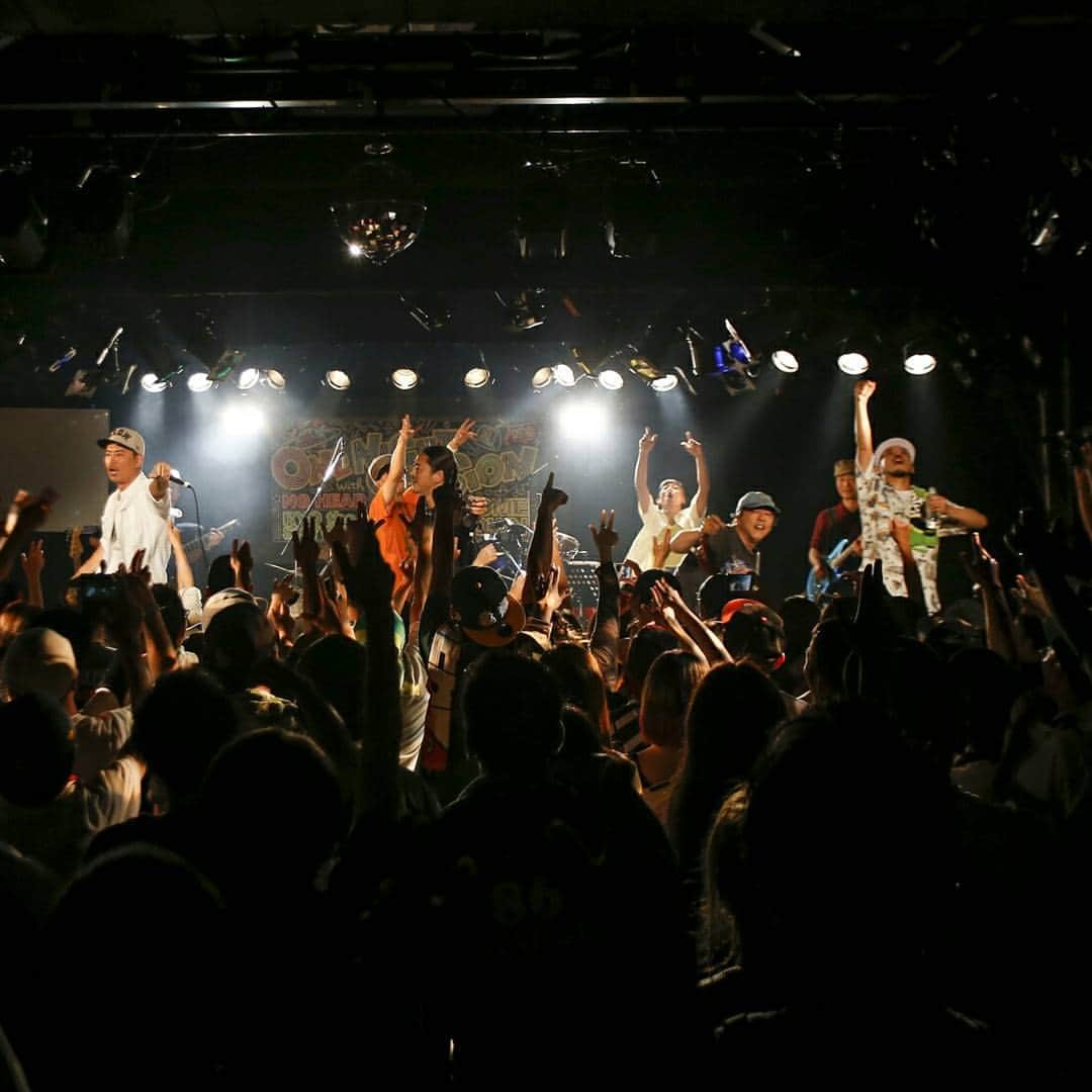 NG HEADさんのインスタグラム写真 - (NG HEADInstagram)「土曜日のONENIGHTSESSION、山盛りのお客さんと最高のライブで盛り上がったぜぃ！！⤴ おもしろ企画満載～！ ジャンル、曲の速度、テーマ、の３つをその場でルーレットで決めてのアドリブセッションやら　お客さんにステージに上がってもらい一緒に歌うコーナーやら、こんなんやりたかったねん！ってヤツを詰め込みまくりましてん♪  結果は大成功～✌ みんな「またやろう！」って言ってくれてたし、第２弾もやれるかもね～😁 最後にJ.T.Bの３人とブギーさん出て来た時の嵐はすごかったなぁ。。。 いやマジで。  Homegrown、Skywalker、スタッフのみんなありがとう、お疲れでした！ またやりましょうね！！ 今週の「田山ラヂヲ」でライブの裏側、表側、見せちゃいます！ をやりますよ♪  https://freshlive.tv/redhot 👆👆👆👆チェックしてね～‼ #onenightsession #nghead #rsw #homeG #スーパーアドリブマシーン #ずっとやってたい #バント最高山 #ルーレットセッション #田山ラヂヲ #redhot」6月12日 17時36分 - nghead5