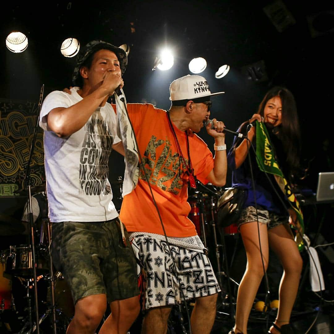 NG HEADさんのインスタグラム写真 - (NG HEADInstagram)「土曜日のONENIGHTSESSION、山盛りのお客さんと最高のライブで盛り上がったぜぃ！！⤴ おもしろ企画満載～！ ジャンル、曲の速度、テーマ、の３つをその場でルーレットで決めてのアドリブセッションやら　お客さんにステージに上がってもらい一緒に歌うコーナーやら、こんなんやりたかったねん！ってヤツを詰め込みまくりましてん♪  結果は大成功～✌ みんな「またやろう！」って言ってくれてたし、第２弾もやれるかもね～😁 最後にJ.T.Bの３人とブギーさん出て来た時の嵐はすごかったなぁ。。。 いやマジで。  Homegrown、Skywalker、スタッフのみんなありがとう、お疲れでした！ またやりましょうね！！ 今週の「田山ラヂヲ」でライブの裏側、表側、見せちゃいます！ をやりますよ♪  https://freshlive.tv/redhot 👆👆👆👆チェックしてね～‼ #onenightsession #nghead #rsw #homeG #スーパーアドリブマシーン #ずっとやってたい #バント最高山 #ルーレットセッション #田山ラヂヲ #redhot」6月12日 17時36分 - nghead5