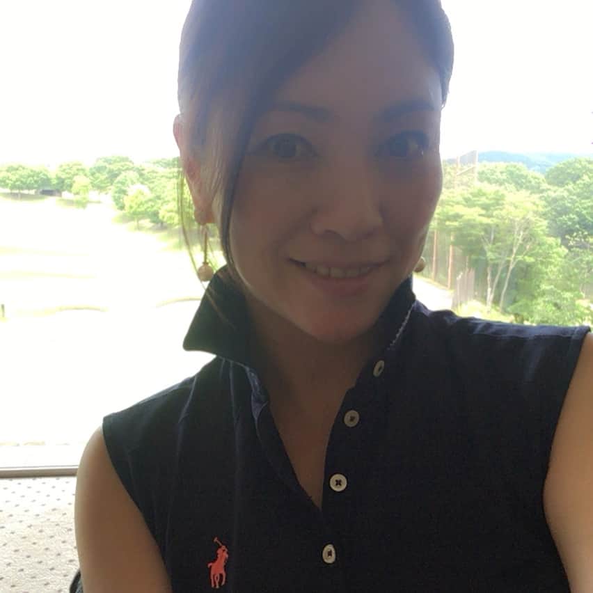 田中悦子さんのインスタグラム写真 - (田中悦子Instagram)「さぁ、頑張ろう😬 楽しもう😘👍 #ゴルフ#ゴルフ女子#仲良し#ゴルフコーデ #ラルフローレン#selfie #自撮り」6月12日 10時53分 - etsuko.reborn25