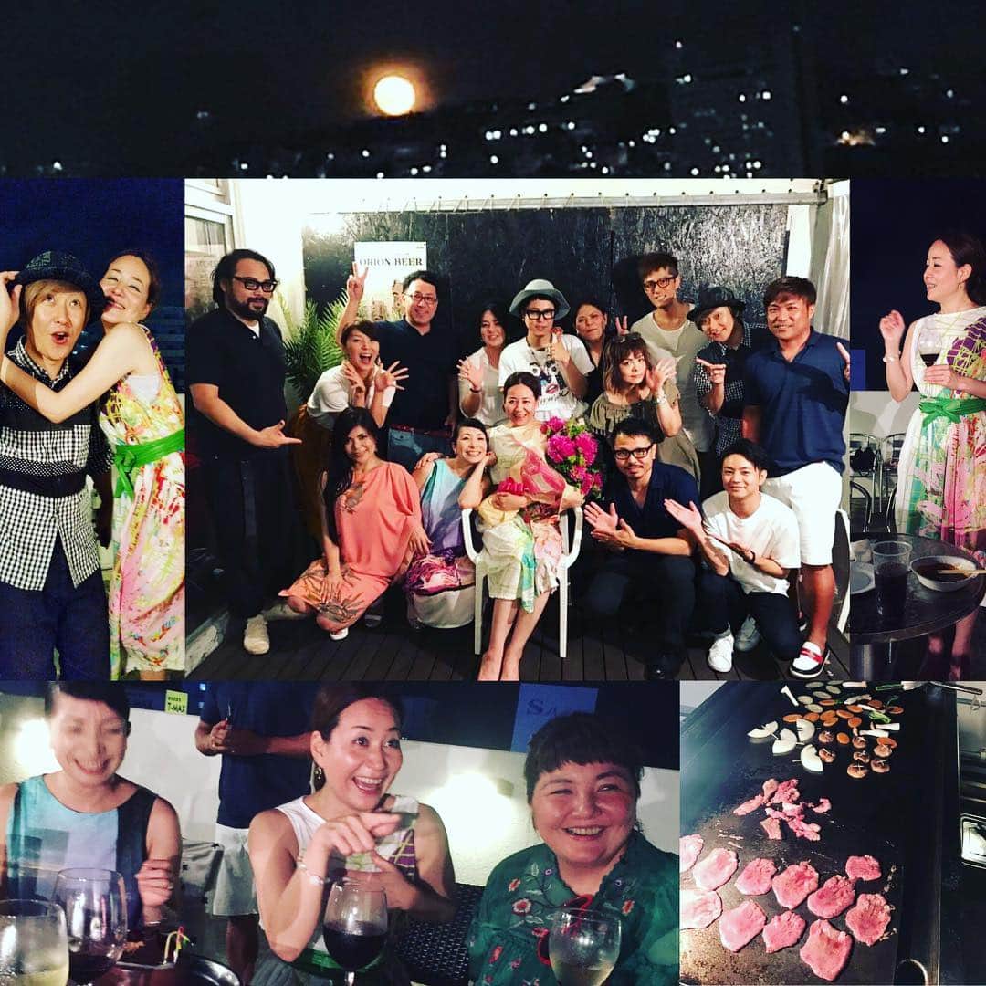宮城麻里子さんのインスタグラム写真 - (宮城麻里子Instagram)「大きなお月様の下、 おすまししたり、大笑いしたり、 いい男に抱きついたり、演説したり、 忙しい夜でした。笑。 #20170611 #mybirthday #thankeveryone」6月12日 23時14分 - miyagimariko