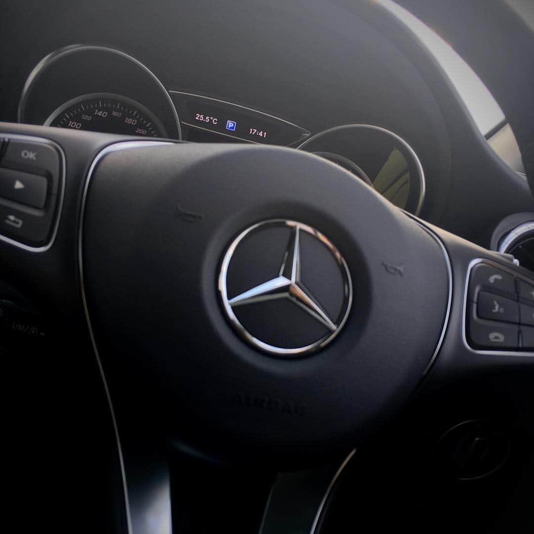 Fku朗のインスタグラム：「My new car #hackjack #japanese #music  #DJ #car #melcedes」