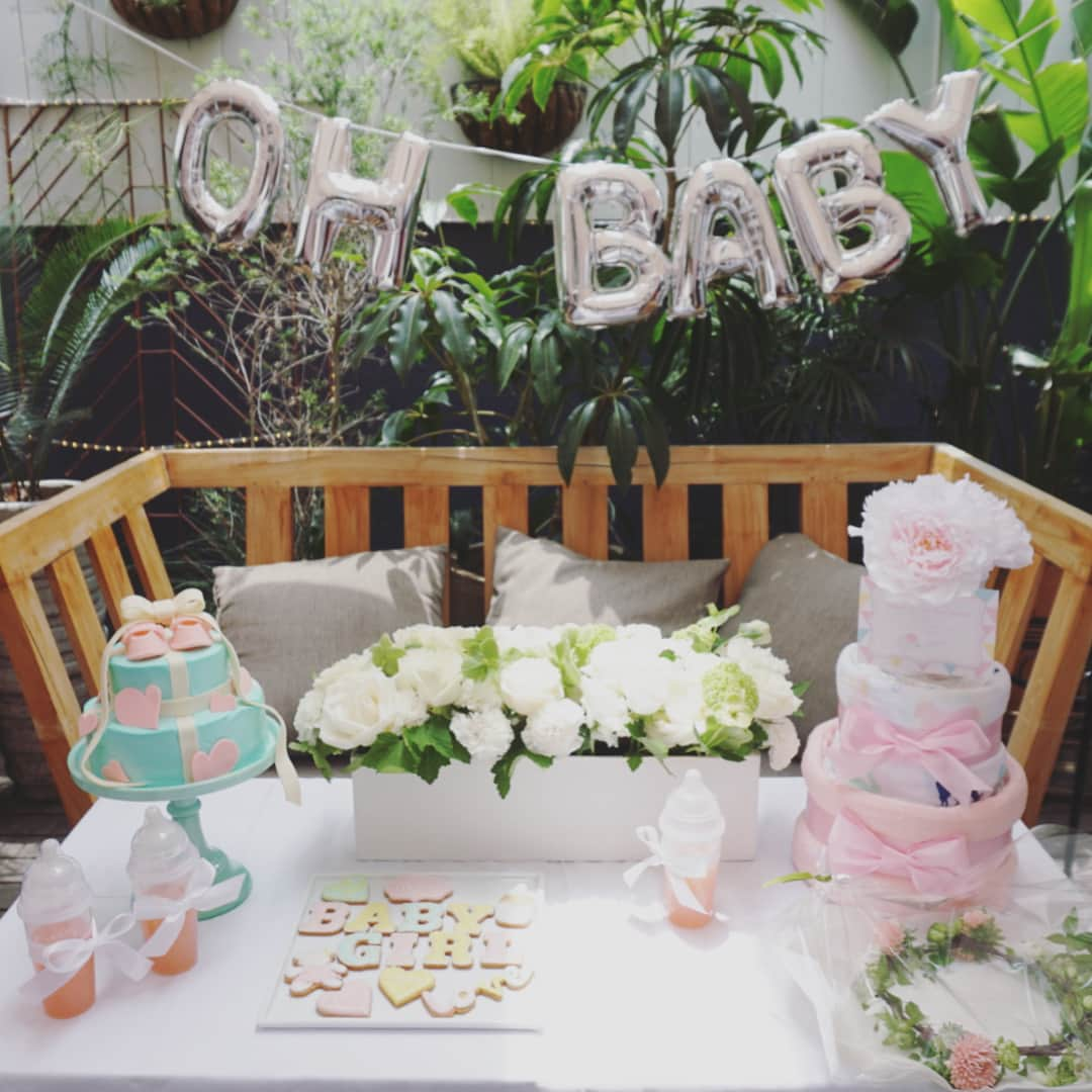 翁安芸さんのインスタグラム写真 - (翁安芸Instagram)「RIE's BABY SHOWER🍼💗💛💚💙 大好きなみんなとお祝い💓 #出産頑張ってね #ベビーシャワー #babyshower #momtobe #babygirl #tokyo #congratulations #lotsoflove」6月14日 16時53分 - akinyc