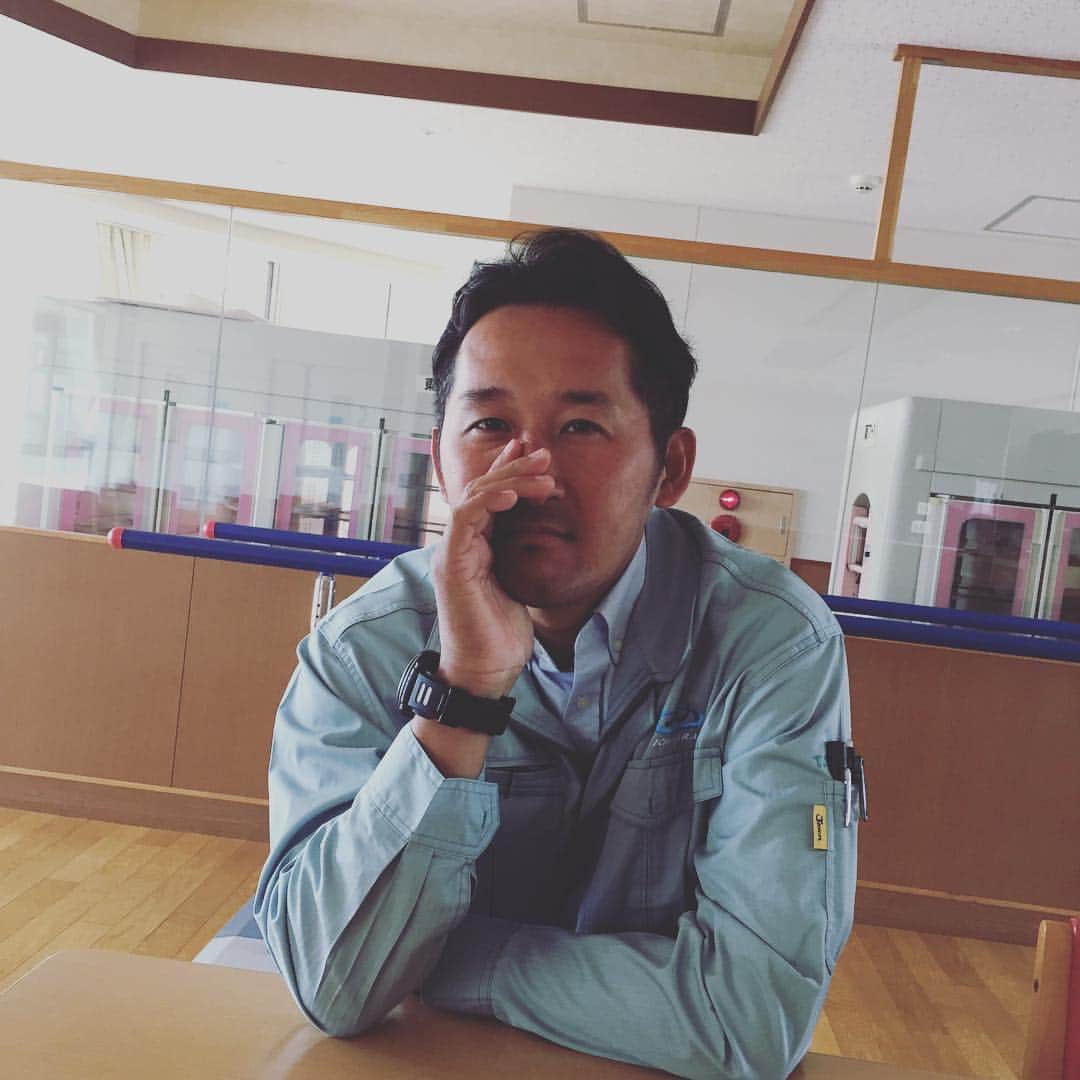 滝田学さんのインスタグラム写真 - (滝田学Instagram)「フットサル日本代表で長きに渡り活躍し続けた大先輩！ フラッといきなり！お見舞いに来てくれました！超嬉しい！超遠いのに！ かっこよ過ぎる市原誉昭！！ いちさん！あざす！！ #市原誉昭 #フットサル日本代表 #キャプテン #カレー好き #パパイ #伝説 #楽しかったー！」6月14日 14時50分 - takita_manabu
