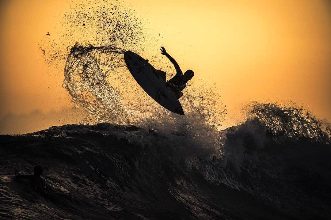 五十嵐カノアさんのインスタグラム写真 - (五十嵐カノアInstagram)「Really like this picture by @benthouard from last year! It's always fun to see the end result after a day of surfing...」6月15日 12時43分 - kanoaigarashi