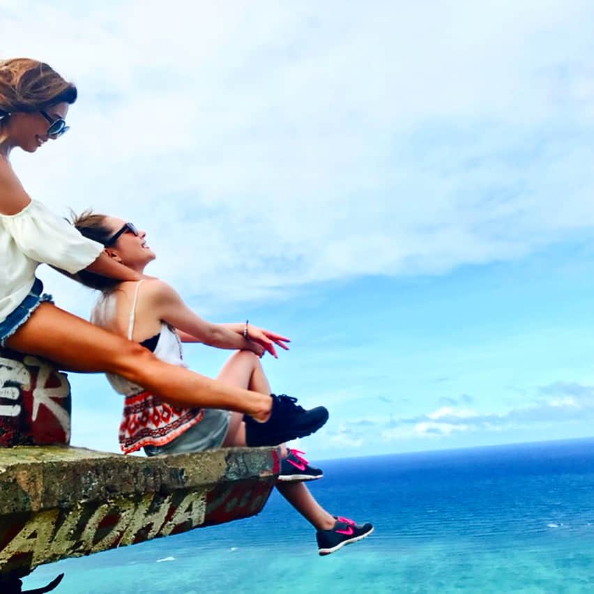 黒ユイさんのインスタグラム写真 - (黒ユイInstagram)「ピルボックス #pillbox  大爆笑しながら山登りした後の 最高な景色🌳⛰🏖☀️ たまりません💓 はぁ。。。もうハワイ戻りたい😭 #ピルボックス #ハワイ #絶景」6月15日 16時10分 - yui_my_life