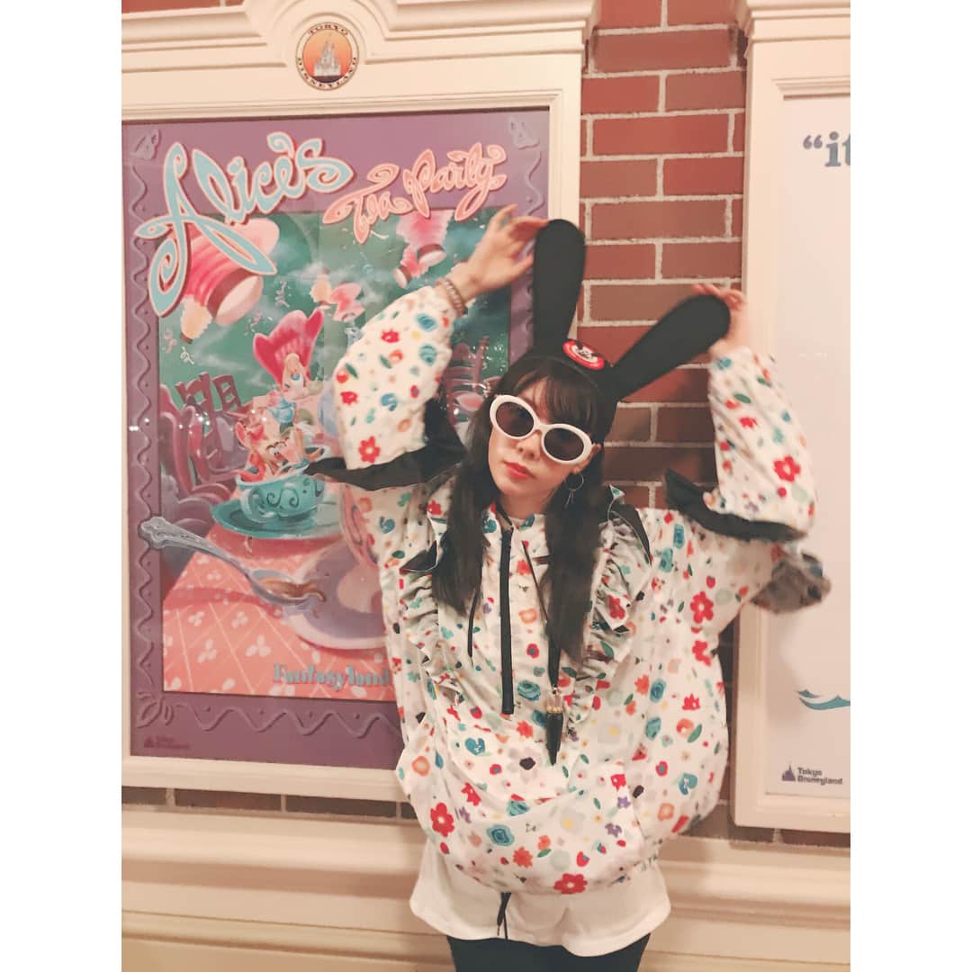 仲里依紗さんのインスタグラム写真 - (仲里依紗Instagram)「雨の日のディズニーも楽しかった☔️☺️💓 #TDL #🐭🏰」6月15日 16時21分 - riisa1018naka