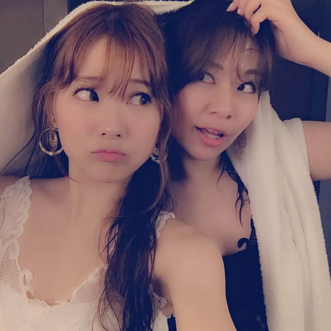 重盛さと美さんのインスタグラム写真 - (重盛さと美Instagram)「水着はQoo10ってサイトで990円やったよ😚😙😝❤️💰送料込みでも1990円以下やった✌🏻❤️💰 我ながら安くて可愛いの探すの本当得意😎🤓😏🎶⭐✨ 他にも可愛い水着買ったよ🕺🏻🎶 また載せるね❤️☺️😚😍😘 #水着#鬼安い#なのに可愛い#最高か #チューブトップが緩かったけん透明のストラップ付けて泳いだよ #ストラップ付ける所あります#さっちゃんSサイズ」6月15日 19時04分 - satomi_shigemori