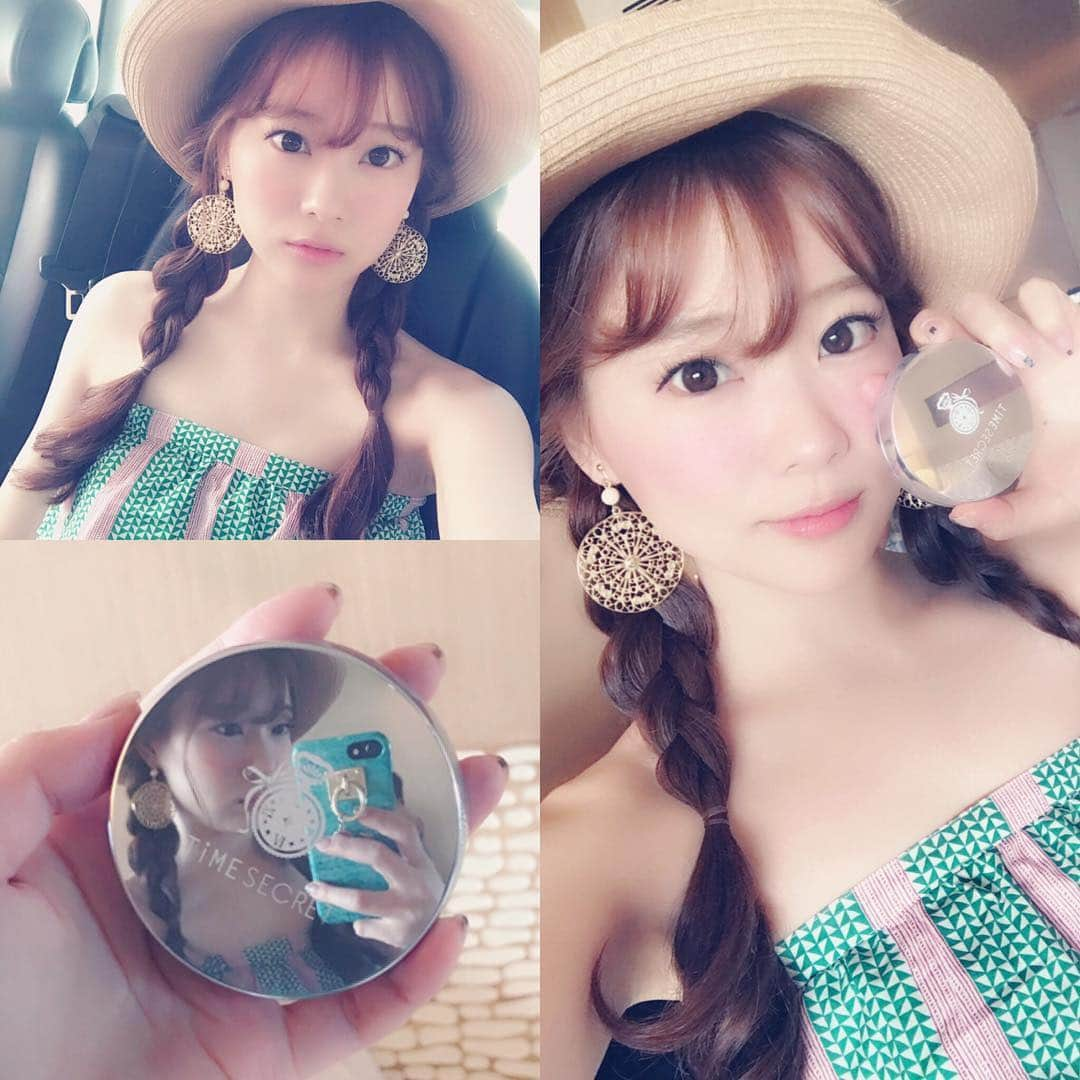 重盛さと美さんのインスタグラム写真 - (重盛さと美Instagram)「シンガポール湿気すごくて🚀☀️🏝 日焼け止め塗りたくなかったけん🕺🏻☀️♨️💦 いつものファンデ＋SPF50+のこれ付けとった💓💓 マットでサラサラやけんメイク直しも楽で夜まで快適に過ごせたぜぃ🕺🏻🕺🏻🕺🏻✌🏻⭐⭐ #ミネラルUVパウダー#タイムシークレット#日焼け対策#timesecret @msh_labo」6月15日 22時25分 - satomi_shigemori