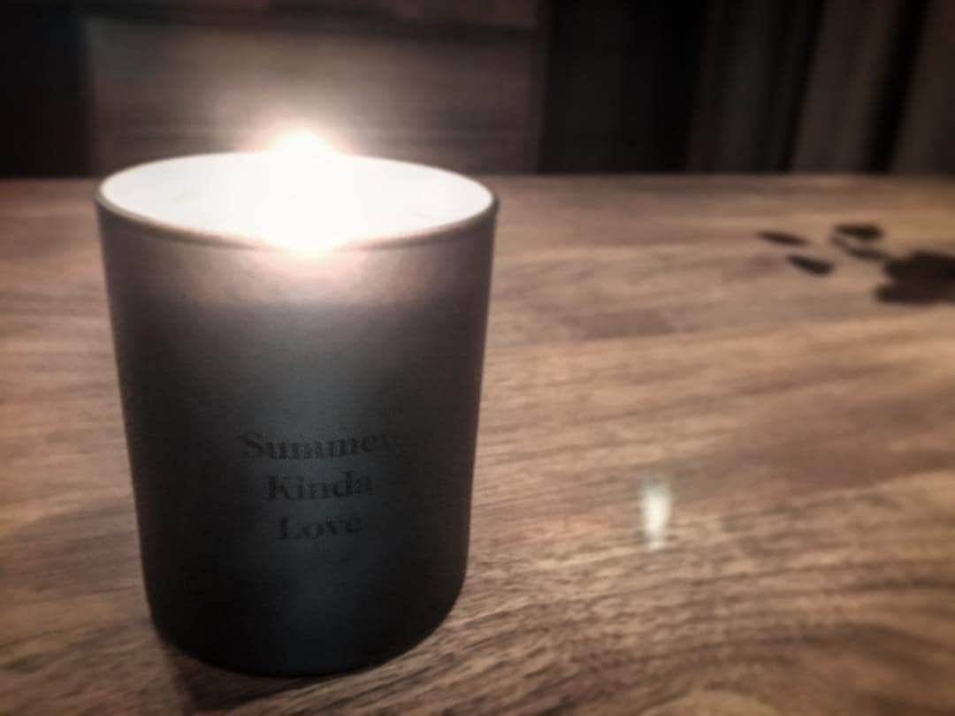 赤西仁さんのインスタグラム写真 - (赤西仁Instagram)「Candle kinda day. #Liveグッズで大人気だった香水をキャンドルにしました  #キャンドルだと結構いいよ #SummerKindaLove」6月16日 14時30分 - jinstagram_official