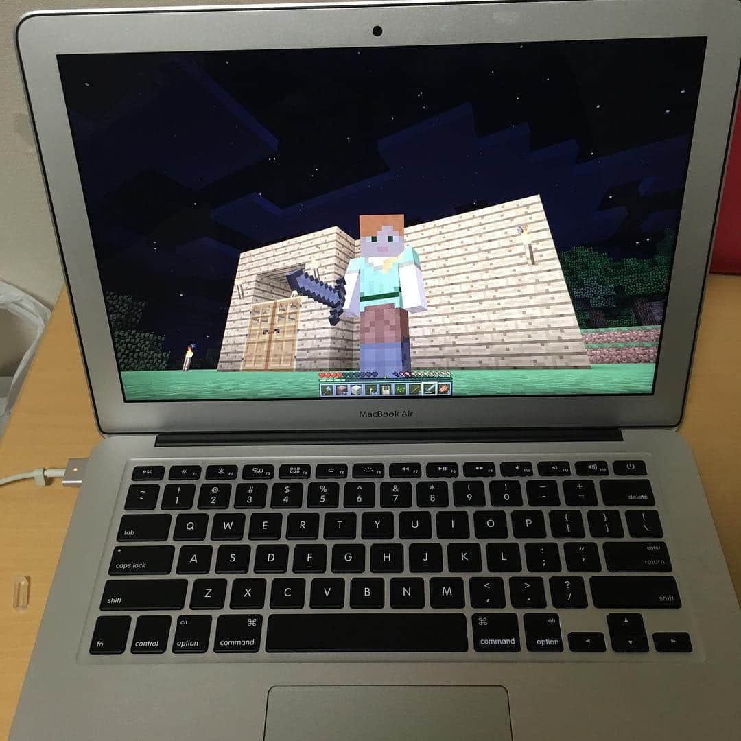 河田篤秀さんのインスタグラム写真 - (河田篤秀Instagram)「カワクラ始めました！ . #Minecraft #pe #ps4 #PC #マイクラステップアップ #PCがメインやんな . #引きこもりが加速します #探さないでください #ただマウスがない #致命的すぎるミス」6月16日 19時07分 - atsushi_kawata_