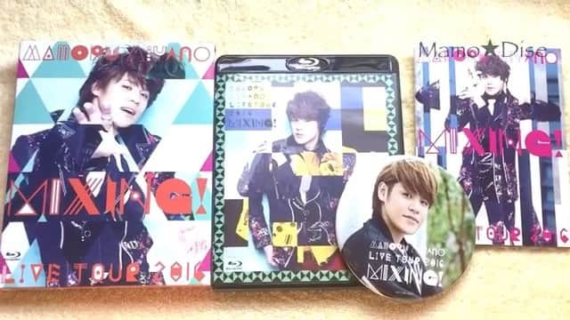 宮野真守のインスタグラム：「🌸 --- 【Mamo★Dise Aira's Mamo Collection No.6】 --- 今日は久しぶりのunboxing動画です！6月14日に発売された、「MIXING!」 ライブツアーのBlu-rayを、今日はみんなで一緒にunboxします🤗💕みんな、「MIXING!」 やばいでしょ？カッコいいでしょ？ライブ行けなかったから、昨日は初めて見た時、いやだぁカッコよすぎ✨と思いました（笑）一番好きな部分はSTY Remixのパフォーマンスですね💘好きな曲、久しぶりの曲、本当にたくさんあるので、凄く感動しちゃいましたあたし😭そしてdisc 2のbackstage動画は最高すぎます（笑）やはりふざけてるマモちゃんはいいです！大好きです！💖🎶 --- I feel like it's been such a long time since I did an unboxing video so I'm really excited today~ 🤗✨ 「MIXING!」 live tour Blu-ray & DVD was just released two days ago and because I've pre-ordered, it came in my mail yesterday! 🎶 With each new DVD or single/album release, I feel like there are more and more foreign fans who have started buying and supporting Mamo.. so let me ask this - who have ordered or is planning to order 「MIXING!」 soon? ☺️💕 For me I feel like I've found a new favourite live tour since 「REQUEST」 live in 2013 💘 There were so many nostalgic songs that I really love that Mamo brought back for 「MIXING!」 and also, for some reason, I feel like Mamo was the most confident in this live tour 🤔 His confidence and amazing talent was just shining and I really couldn't take my eyes off of him the entire time 😭💖✨ --- Music : 「The Birth」 by Miyano Mamoru --- #宮野真守 #miyanomamoru #mamorumiyano #声優 #seiyuu #mamodiseamc」