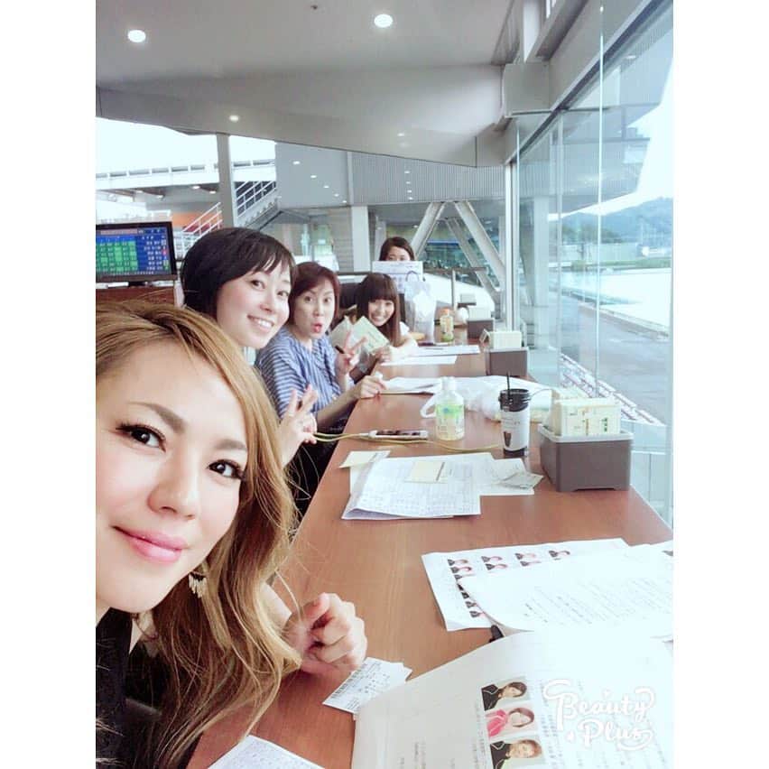 Linaさんのインスタグラム写真 Linainstagram 女子横並びで奮闘中 笑 Max Mina Lina 高尾晶子 加納有沙 Rideonboat Radio 公開 桐生 ボートレース 第7レース惨敗 7月1日 18時31分 Xxlina Now