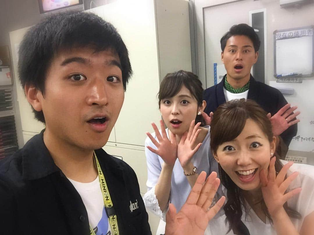 藤井弘輝(ふじいこうき) さんのインスタグラム写真 - (藤井弘輝(ふじいこうき) Instagram)「みんなでパシャり #木村さん #内田さん #久慈ちゃん #中継終わりで会社に行くと #中々会社にいない木村さんがアナ室に！ #内田さんも中々会えない #久慈ちゃんはなんだかお久しぶり #ということで #みんな久々だったので思わず写真 #久慈ちゃんと木村さん例の顔 #久慈ちゃんクオリティ高い流石 #木村さんはこの驚いた表情 #内田さんの太陽のような笑顔！ #実は昨日は夜中に仕事 #初挑戦の仕事でした #本番前に緊張とれましたありがとうございます！ #仕事内容は後日多分お伝え出来るかと、、！ #良い週末を」7月1日 11時29分 - fujii_koki_cx