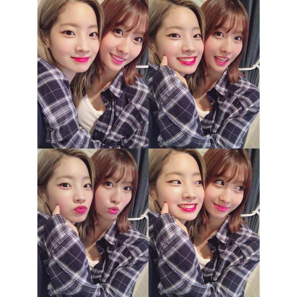 TWICEさんのインスタグラム写真 - (TWICEInstagram)「오랜만에 #두부한모  저희는 잘 있어요 우리 #ONCE 는? #ONCE 가 보고싶다  뒤엔 상큼주의 쯔위가 찍어준 사진ㅋㅋㅋ」7月1日 14時52分 - twicetagram
