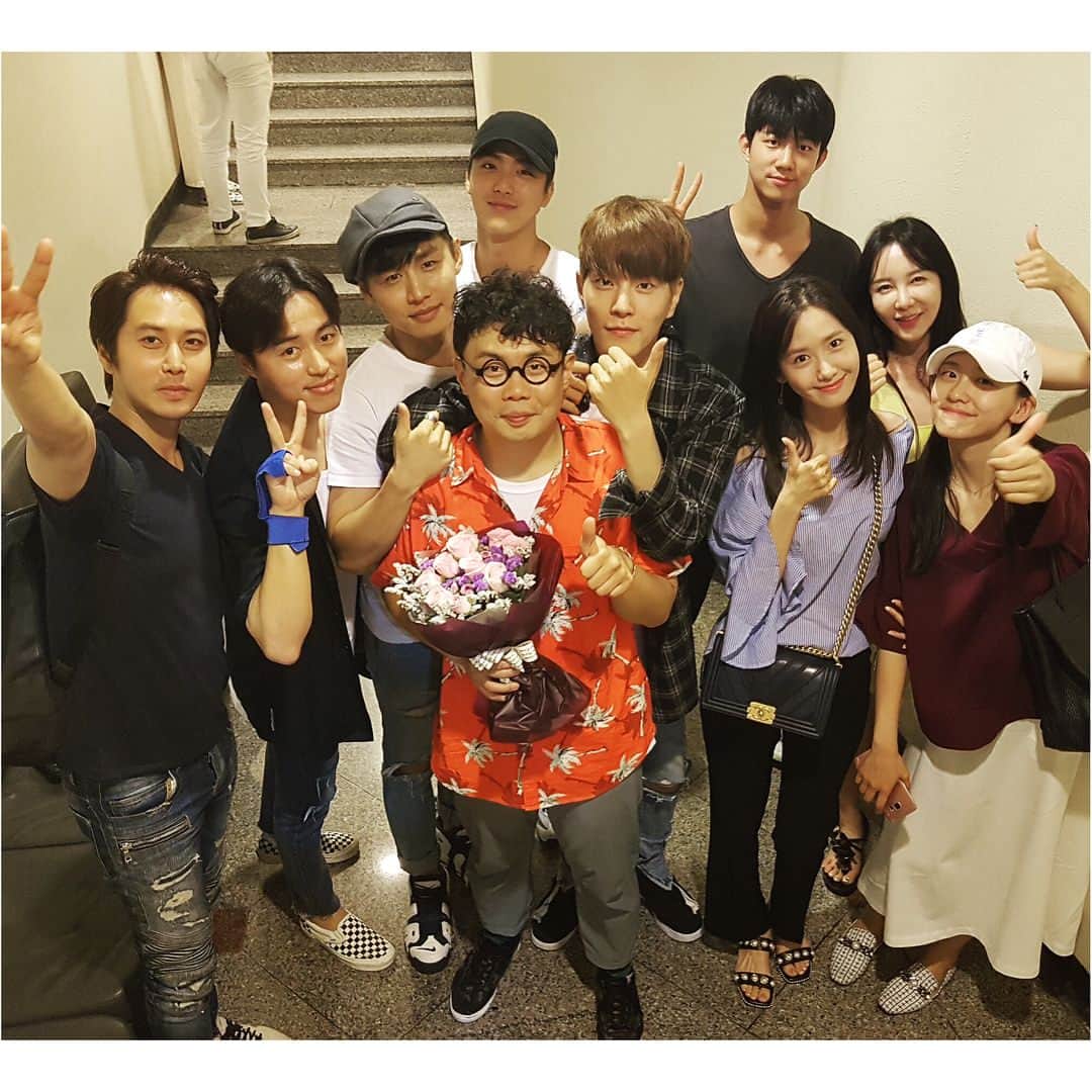 ユナさんのインスタグラム写真 - (ユナInstagram)「#스페셜라이어 공연관람을 시작으로  마지막까지 웃음이 끊이지 않았던ㅋㅋㅋㅋㅋ 만나면 시간 가는 줄 모르는 우리 #왕은사랑한다 팀💙  #융스타그램」7月1日 16時34分 - yoona__lim