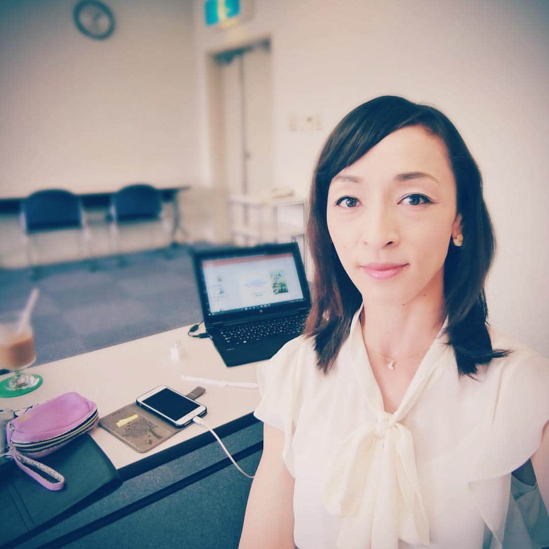 室伏由佳のインスタグラム：「山口県体育協会講習会での講演✏️ #アスリート #トレーニング #その話が #一番好きです #sports #sport #coaching  #lecture #session  #trainingsession  #physicaleducation #coach #training #method #experience  #peakperformance #periodization」