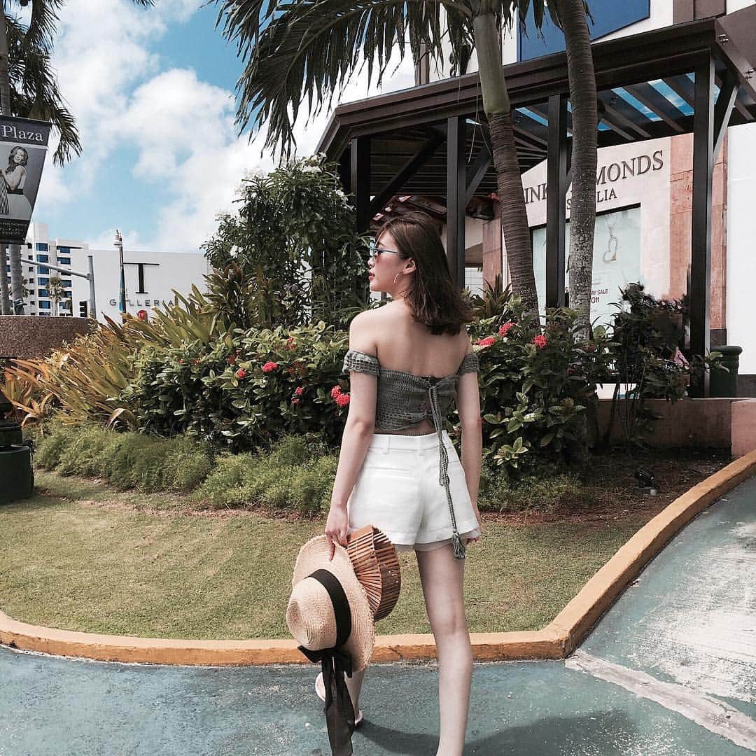 藤川沙弥のインスタグラム：「ビーチに行く前に朝ごはんを買いに☀️💙topsは水着としても使えるの😎👌🏻 . . #travel#trip#off#happy#guam#swimwear#pool#bikini#水着#ビキニ#旅行#グアム旅行#グアム女子旅#女子旅 #여행스타그램#여행#일상#셀카#셀피#셀스타그램#sayapi_trip」