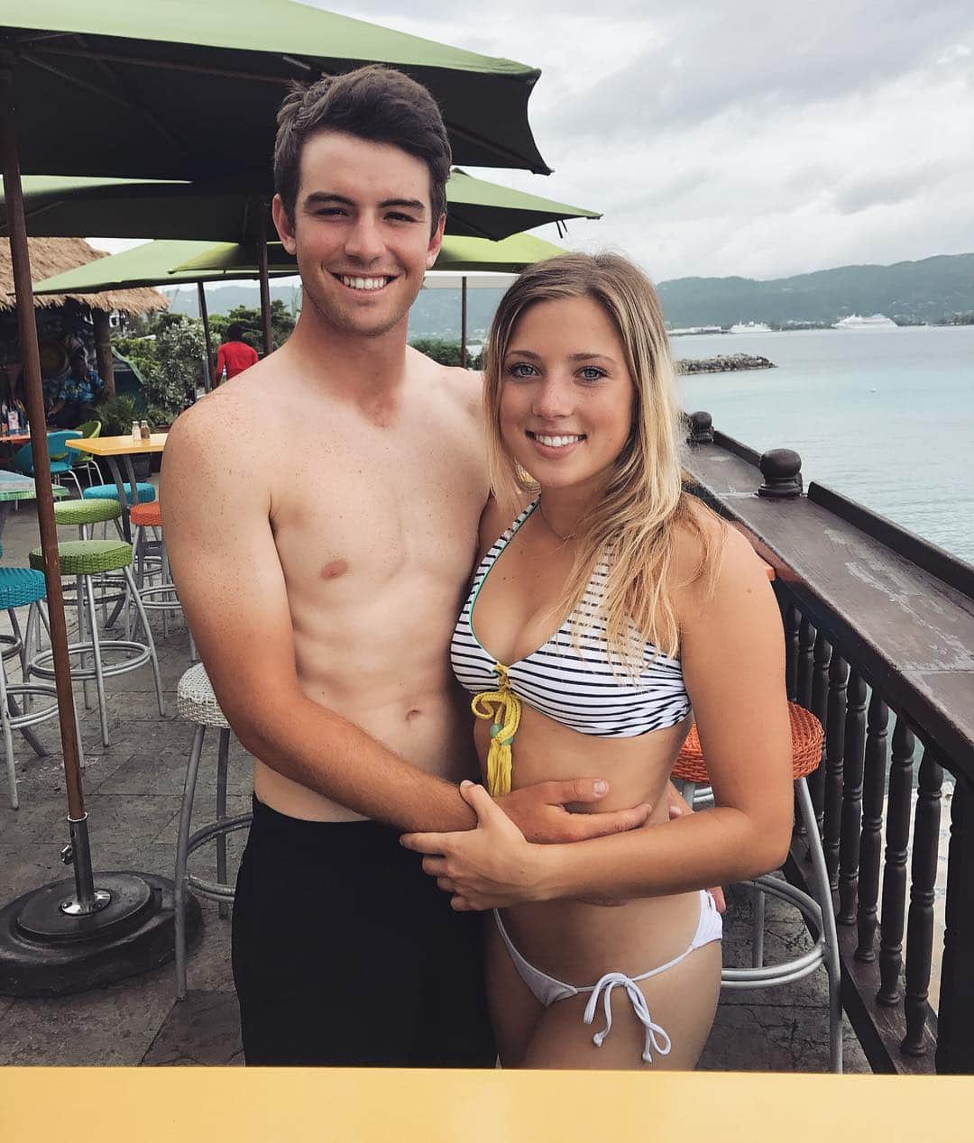 Sierra Brooksのインスタグラム：「U Jamaica me crazy 😝🇯🇲」